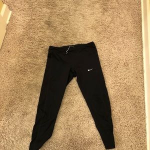 Nike Cropped Leggings